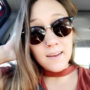 Meet your Posher, Molly